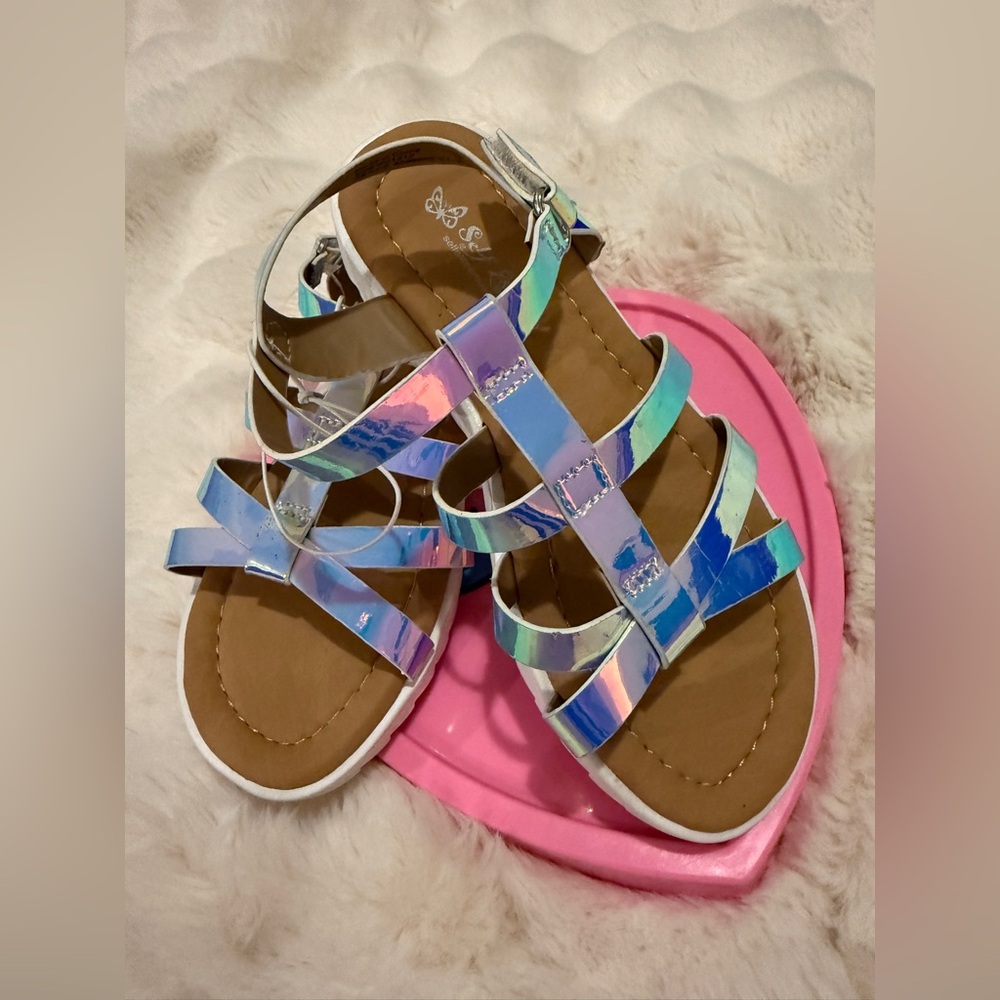💖 Very unique NWT  Esteem Kids Sandals with Iridescent Straps 💖
